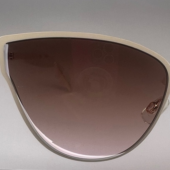 Vince Camuto Women\'s Vintage Metal 100% Uv Protective Cat Eye Sunglasses NEW!?️ main image 6